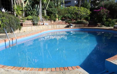 Resale - House - Detached Villa - Estepona - Atalaya