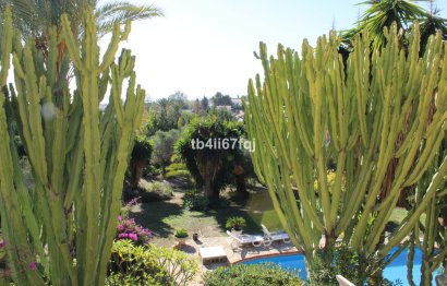 Resale - House - Detached Villa - Estepona - Atalaya