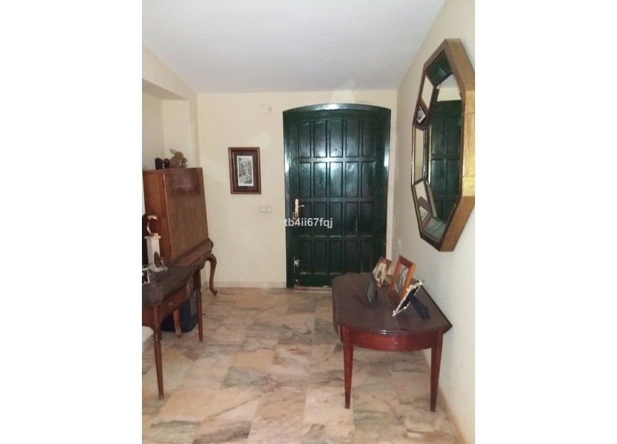 Resale - House - Detached Villa - Estepona - Atalaya