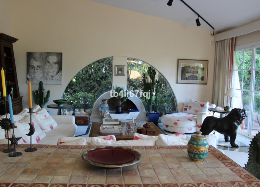 Resale - House - Detached Villa - Estepona - Atalaya