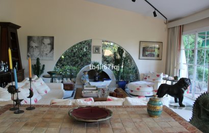 Resale - House - Detached Villa - Estepona - Atalaya