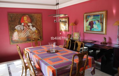 Resale - House - Detached Villa - Estepona - Atalaya