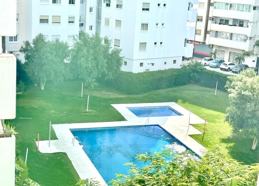 Resale - Apartment - Middle Floor Apartment - Fuengirola - Fuengirola Centro