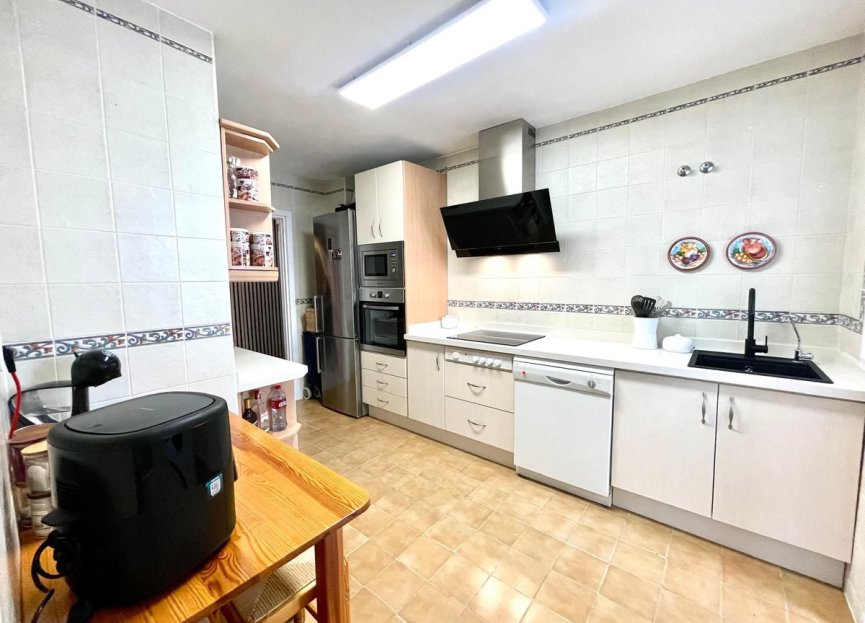 Resale - Apartment - Middle Floor Apartment - Fuengirola - Fuengirola Centro