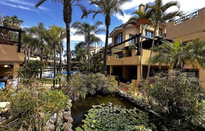 Resale - Apartment - Middle Floor Apartment - Marbella - Puerto Banús