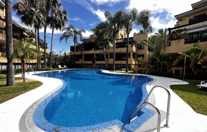 Resale - Apartment - Middle Floor Apartment - Marbella - Puerto Banús