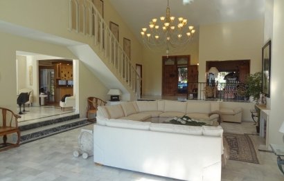 Resale - House - Detached Villa - Estepona - Estepona Centro