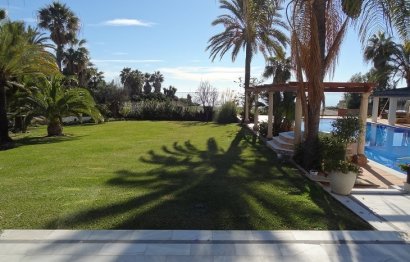 Resale - House - Detached Villa - Estepona - Estepona Centro