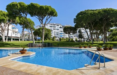 Resale - Apartment - Middle Floor Apartment - Marbella - Nueva Andalucia