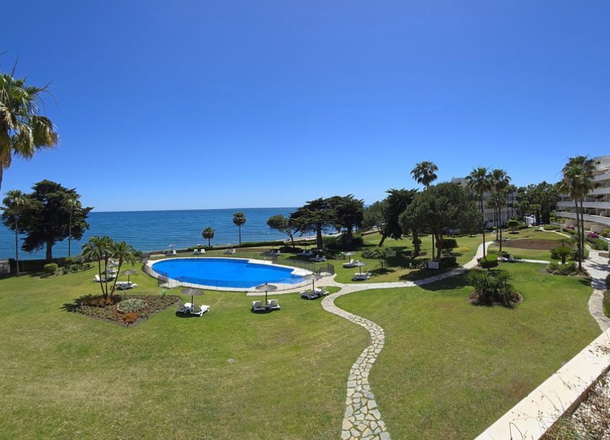 Resale - Apartment - Middle Floor Apartment - Estepona - Estepona Centro