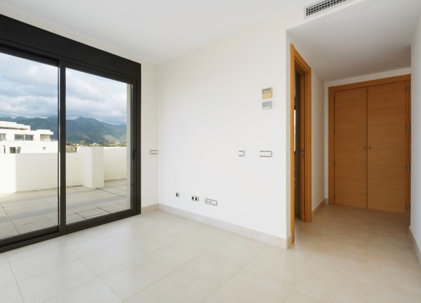 Resale - Apartment - Penthouse - Marbella - Altos de los Monteros