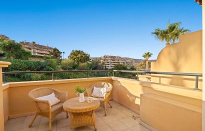 Resale - Apartment - Middle Floor Apartment - Marbella - Elviria