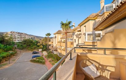 Resale - Apartment - Middle Floor Apartment - Marbella - Elviria