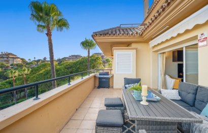 Resale - Apartment - Middle Floor Apartment - Marbella - Elviria