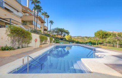 Resale - Apartment - Middle Floor Apartment - Marbella - Elviria