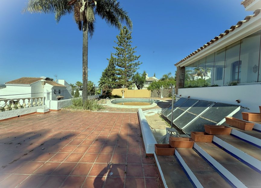 Resale - House - Detached Villa - Estepona - Estepona Centro