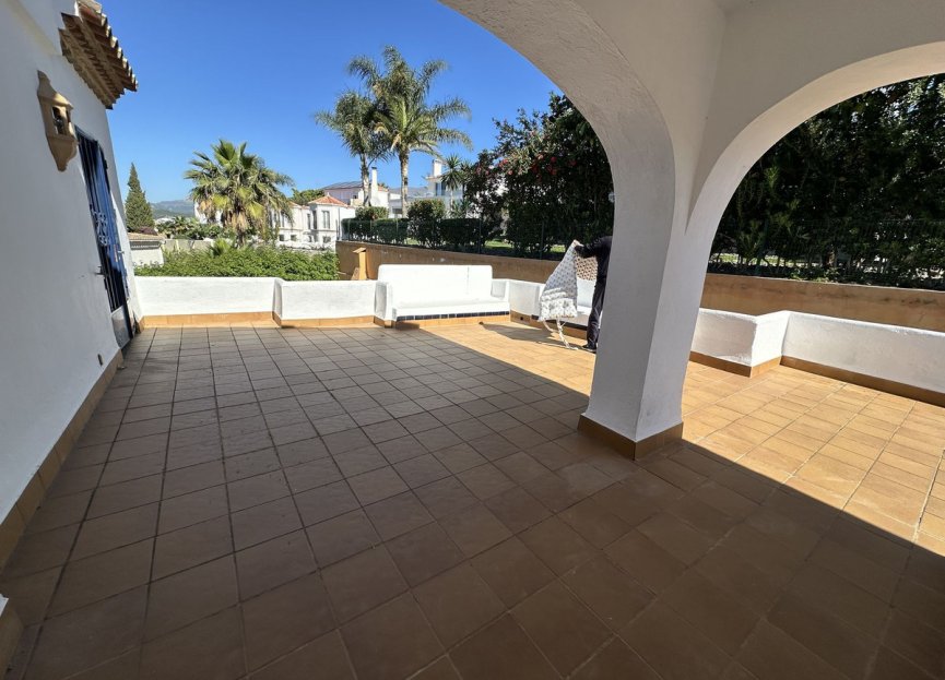 Resale - House - Detached Villa - Estepona - Estepona Centro