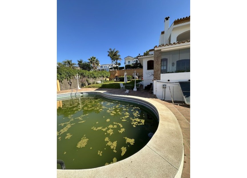 Resale - House - Detached Villa - Estepona - Estepona Centro