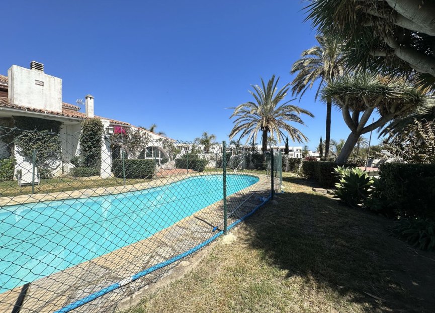 Reventa - House - Detached Villa - Estepona - Estepona Centro