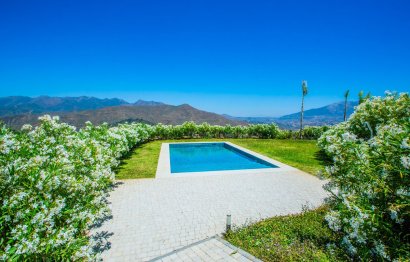 Resale - House - Detached Villa - Marbella - La Mairena