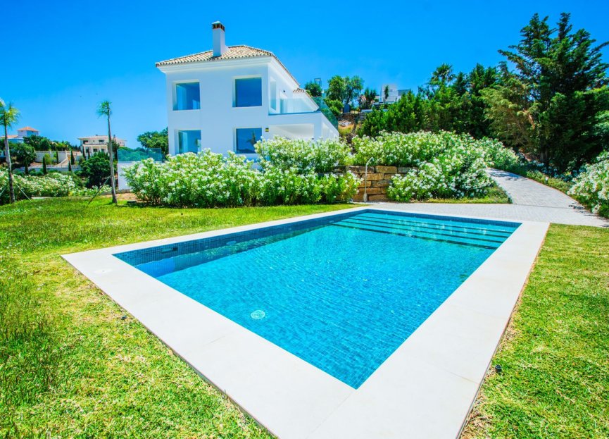 Resale - House - Detached Villa - Marbella - La Mairena