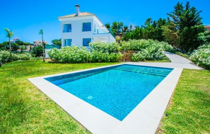 Resale - House - Detached Villa - Marbella - La Mairena