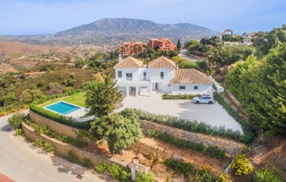 Resale - House - Detached Villa - Marbella - La Mairena