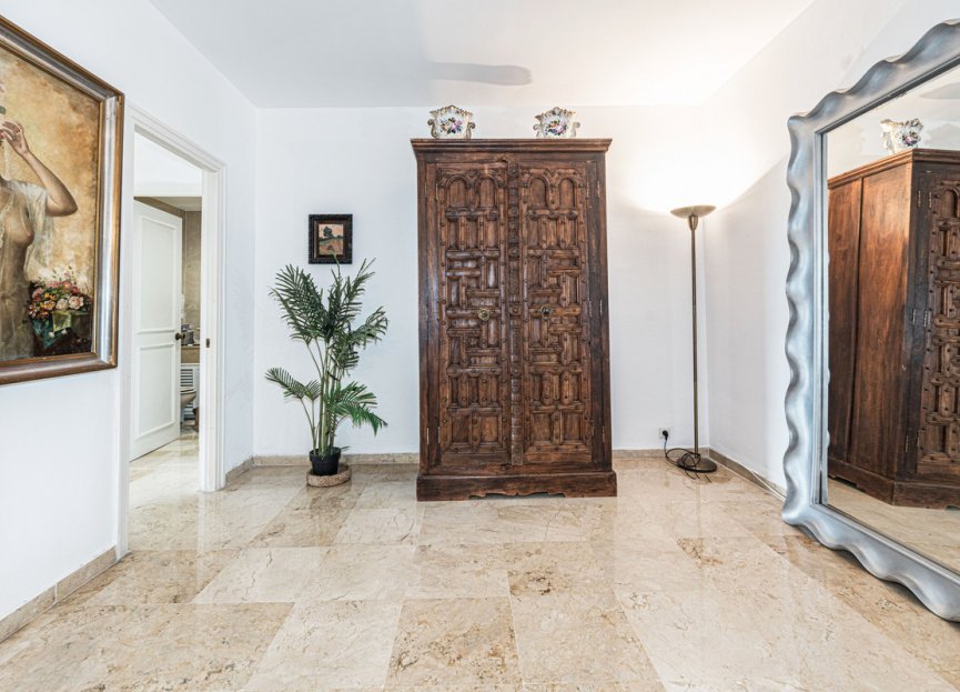 Resale - Apartment - Middle Floor Apartment - Marbella - Guadalmina Alta