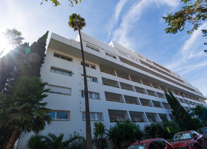 Resale - Apartment - Middle Floor Apartment - Marbella - Guadalmina Alta