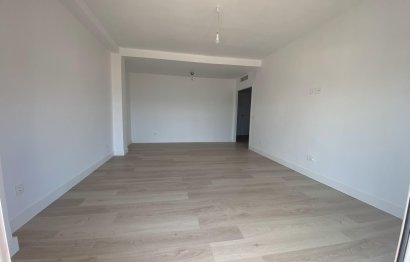 Resale - Apartment - Middle Floor Apartment - Fuengirola - Fuengirola Centro