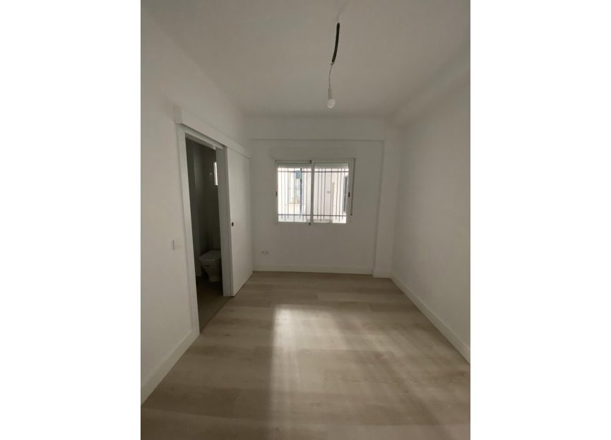 Resale - Apartment - Middle Floor Apartment - Fuengirola - Fuengirola Centro