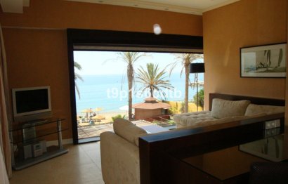 Resale - Apartment - Middle Floor Apartment - Marbella - Puerto Banús