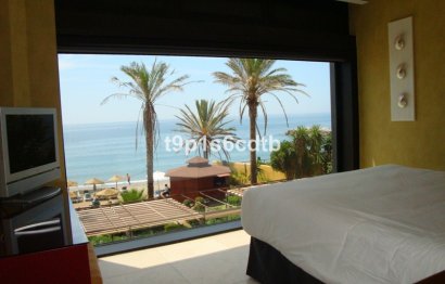 Resale - Apartment - Middle Floor Apartment - Marbella - Puerto Banús