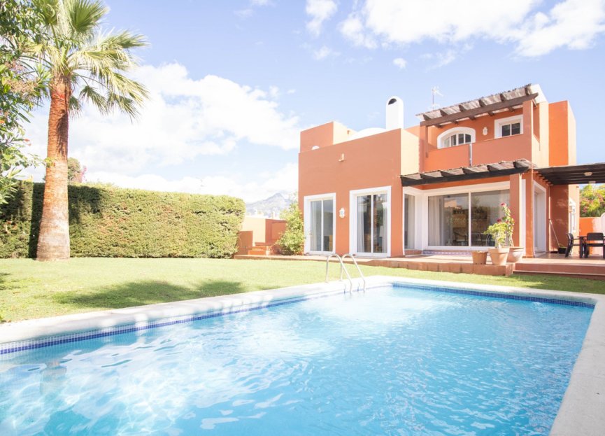 Reventa - House - Detached Villa - Marbella - Nueva Andalucia