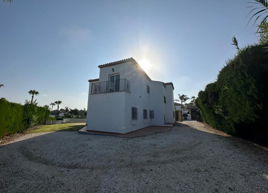 Resale - House - Detached Villa - Marbella - Nueva Andalucia