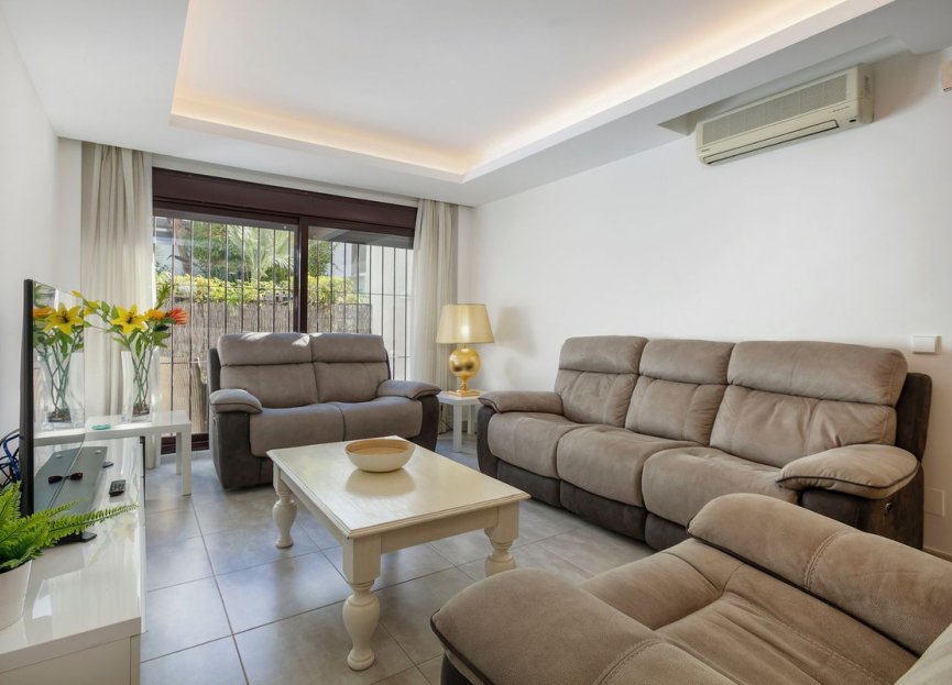 Resale - Apartment - Ground Floor Apartment - Marbella - Nueva Andalucia