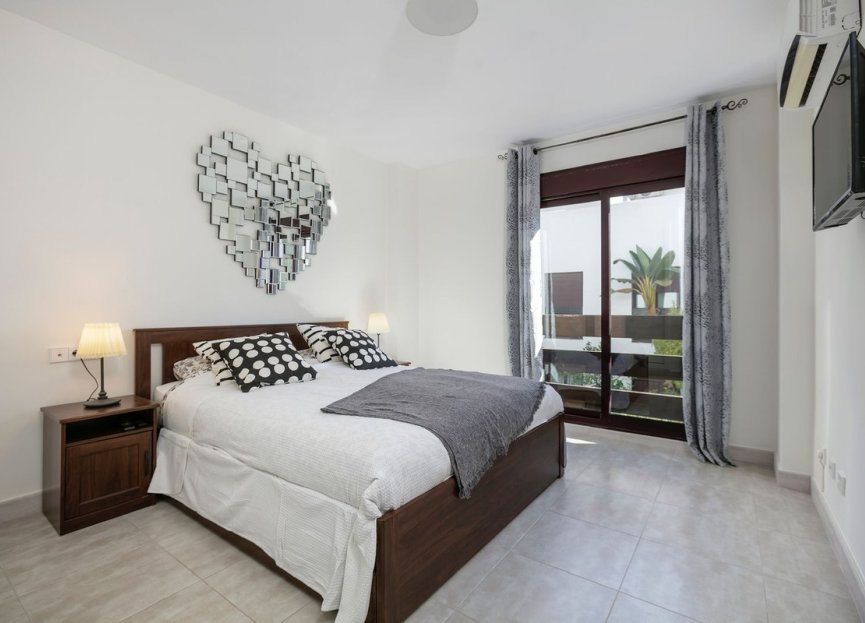 Resale - Apartment - Ground Floor Apartment - Marbella - Nueva Andalucia