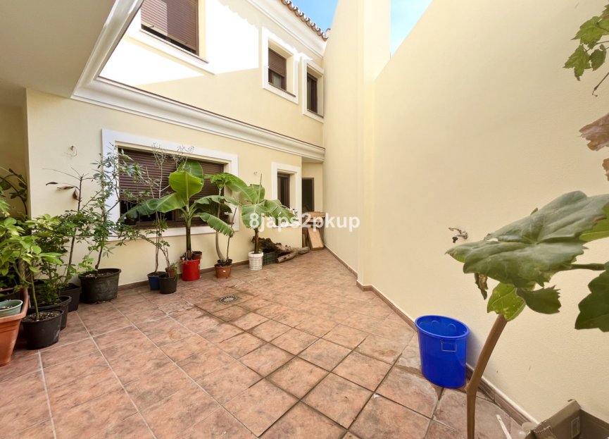 Resale - House - Townhouse - Estepona - Estepona Centro