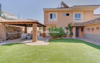 Resale - House - Semi-Detached House - Estepona - Estepona Centro