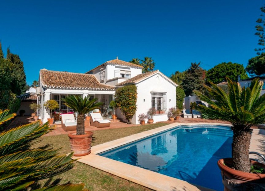 Resale - House - Detached Villa - Marbella - Artola