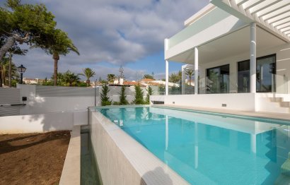 Resale - House - Detached Villa - Marbella - Marbesa