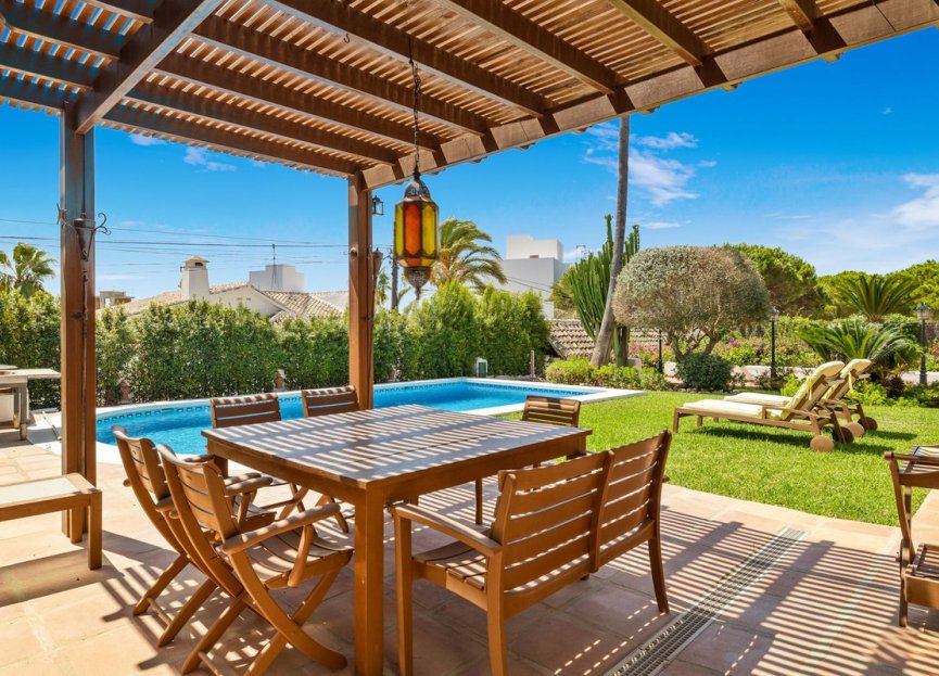 Resale - House - Detached Villa - Marbella - Marbesa