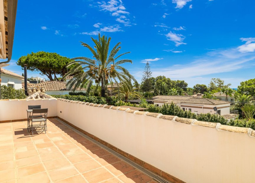 Resale - House - Detached Villa - Marbella - Marbesa