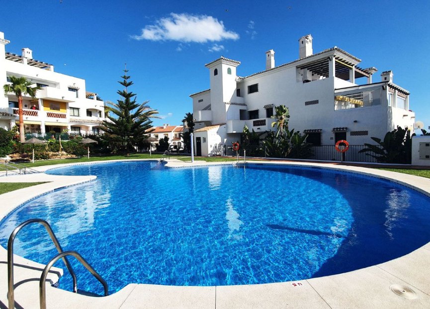 Resale - Apartment - Middle Floor Apartment - Benalmádena - Benalmadena Costa