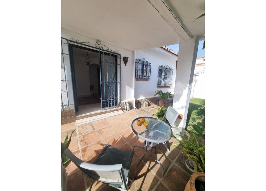 Reventa - House - Detached Villa - Benalmádena - Benalmadena Centro