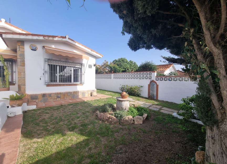 Reventa - House - Detached Villa - Benalmádena - Benalmadena Centro