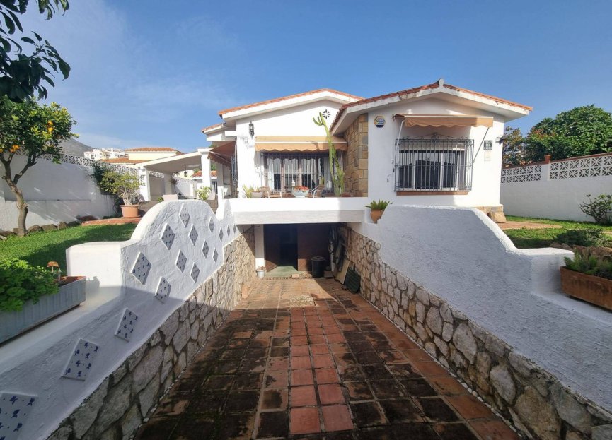 Reventa - House - Detached Villa - Benalmádena - Benalmadena Centro