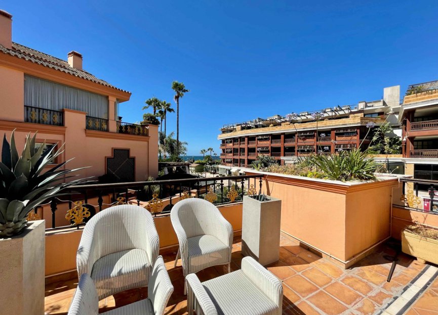 Resale - Apartment - Middle Floor Apartment - Marbella - Puerto Banús