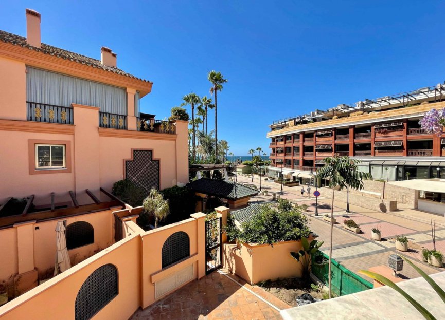 Resale - Apartment - Middle Floor Apartment - Marbella - Puerto Banús