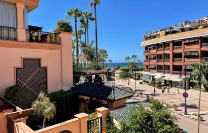 Resale - Apartment - Middle Floor Apartment - Marbella - Puerto Banús